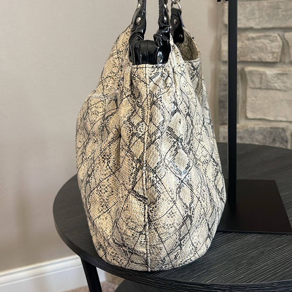Sharif Cream and Black Hobo Bag - Picture 6 of 12